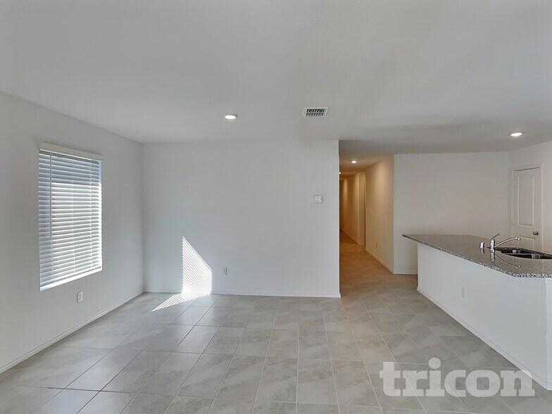 Building Photo - 1793 Courage Crk