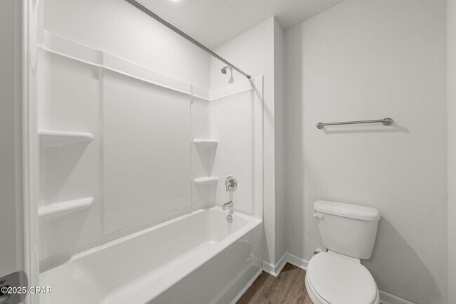Building Photo - 5832 Viking