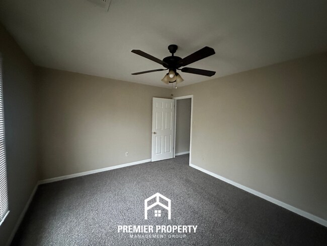 Building Photo - 8842 Aspen View Cove