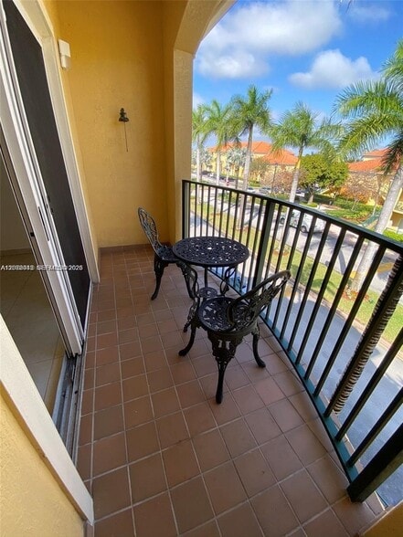 Building Photo - 7240 NW 114th Ave