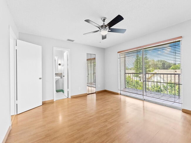 Building Photo - 2226 Nova Village Dr