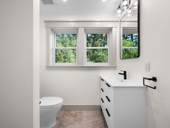 Building Photo - Modern Farmhouse 3 Bedroom 3.5 Bathroom