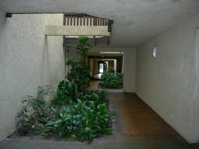 Building Photo - 1010 E Washington Ave