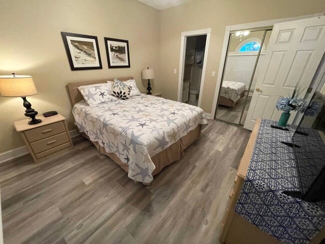 Building Photo - 702 Riverwalk Dr