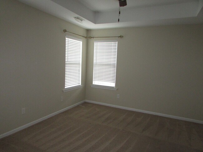 Building Photo - This property is located at The Villages at Mariner's Pointe - 3 Bedrooms  2 Baths  with 2 Car Ga...