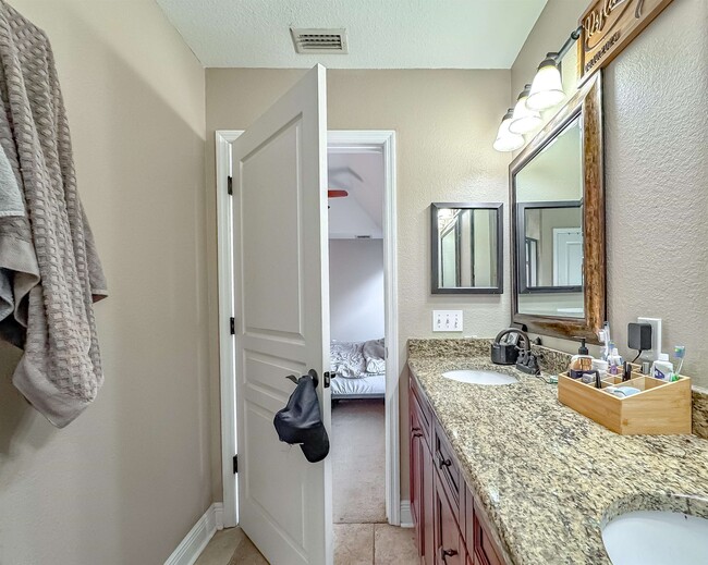 Building Photo - 6303 Rivers Landing Ct