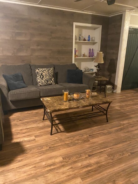 Building Photo - 2787 James Henry Dr