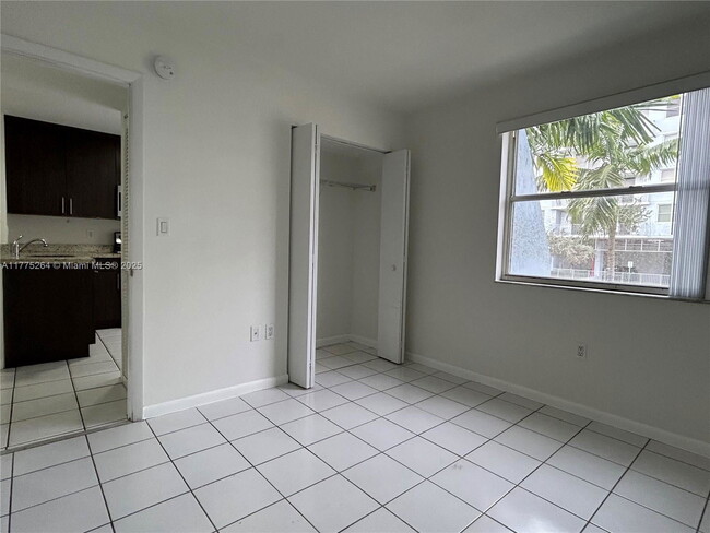 Building Photo - 2575 SW 27th Ave