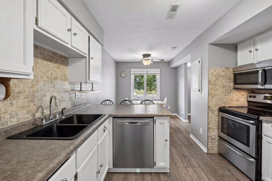 Building Photo - 1748 Karis Way