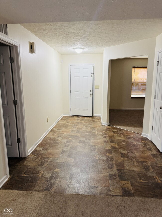 Building Photo - 893 Sommersweet Run
