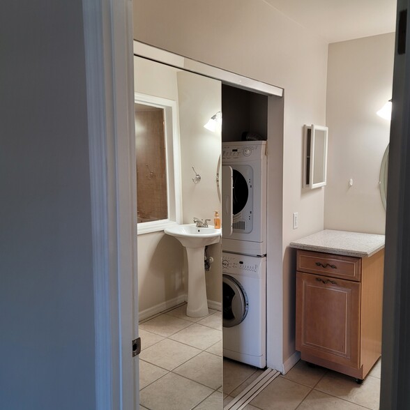 Master Bathroom - 200 Maitland Ave