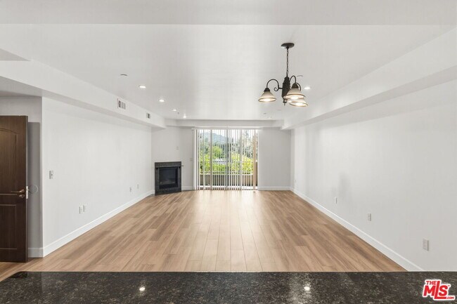 Building Photo - 11218 Camarillo St