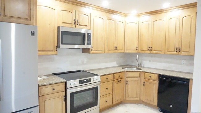 Building Photo - 24 Overlook Dr