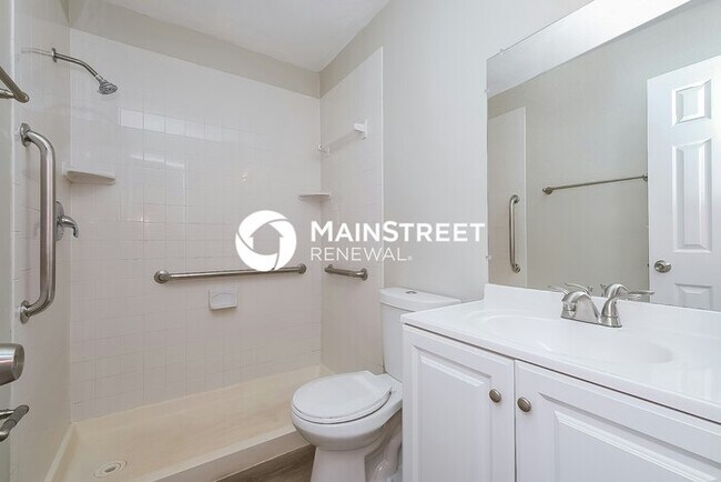 Building Photo - 4 Bedroom Pet-Friendly Home in LARGO, FL with Main Street Renewal