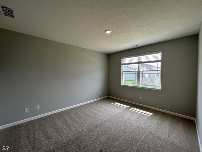 Building Photo - 1861 Fairmount Dr