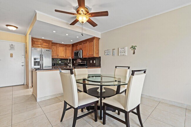 Building Photo - 550 Bayshore Dr