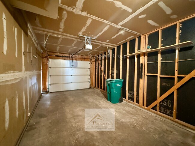 Building Photo - 1240 Darby St