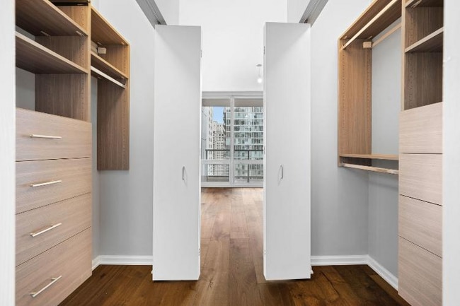 Building Photo - 160 E Illinois St