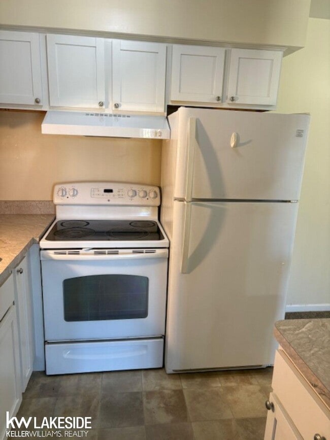 Building Photo - 14231 Ivanhoe Dr