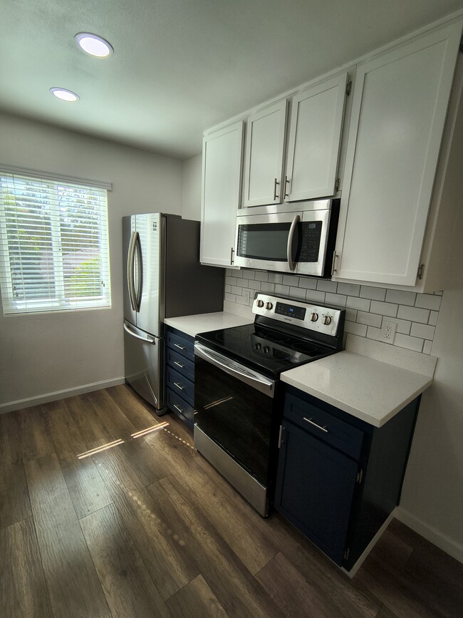 Building Photo - 10332 Caminito Aralia