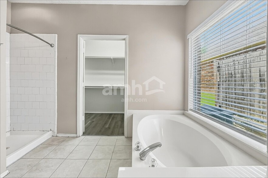 Building Photo - 7808 Orland Park Cir