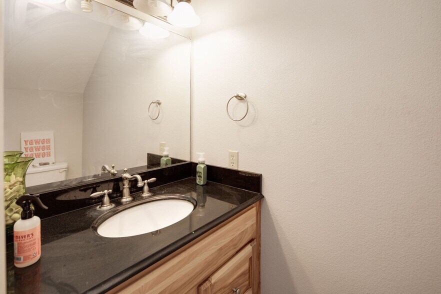 Building Photo - JUNE MOVE IN!  2 Bedroom 1.5 Bathroom Townhome On Bus Route!