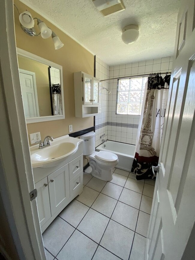 Building Photo - 4 bedroom home in Chuckey TN
