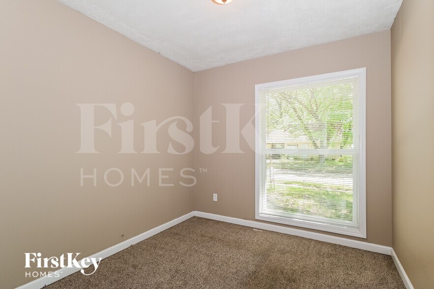 Building Photo - 2787 Dawnview Dr