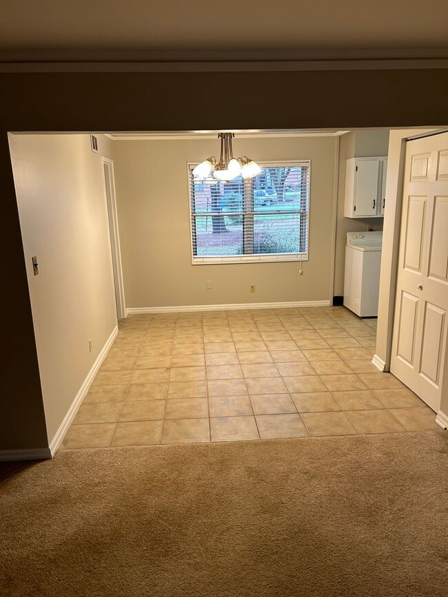 Building Photo - House for rent