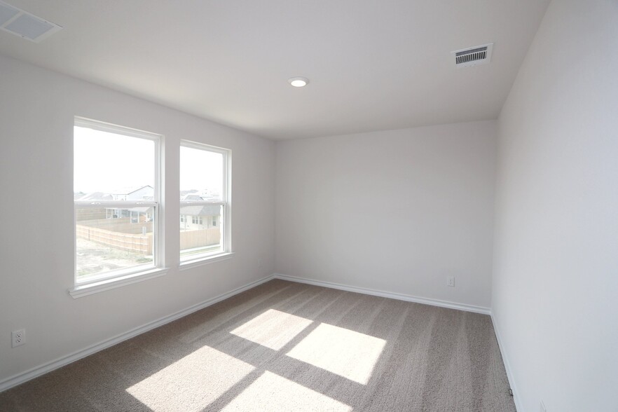 Building Photo - 109 Rampart Lp