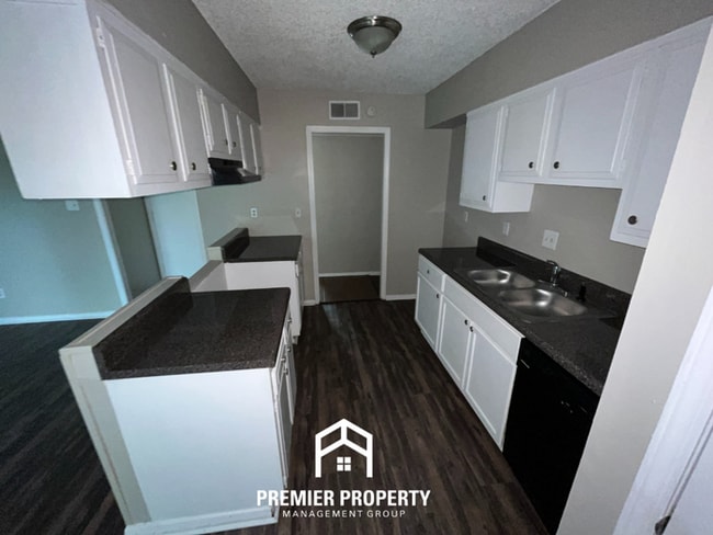 Building Photo - 5011 Tradewind Terrace