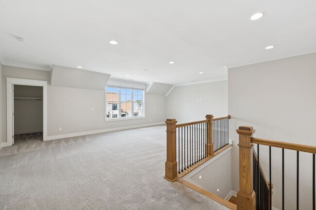 Building Photo - Gorgeous Rental! Like NEW!!!