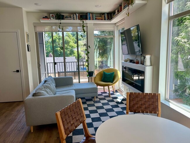 Building Photo - Pinehurst Townhome