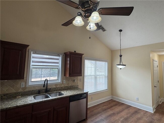 Building Photo - 2243 Bedstone Dr