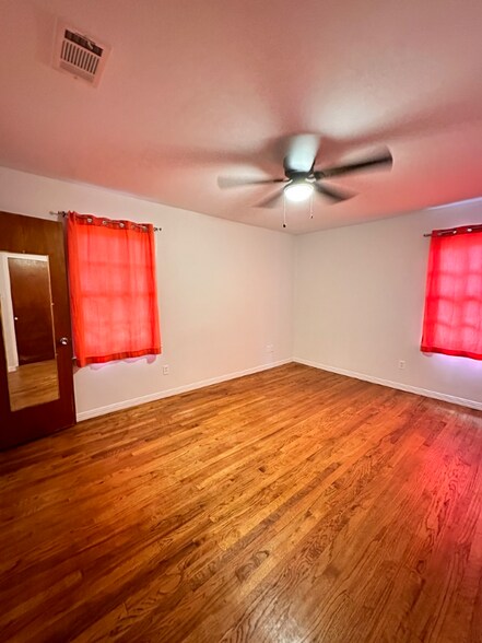 Building Photo - 538 Hillview Rd