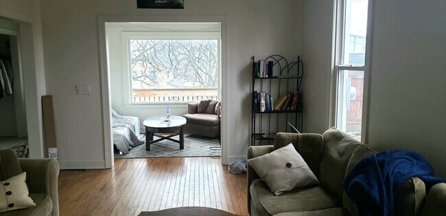 Building Photo - 446 Stanwood St