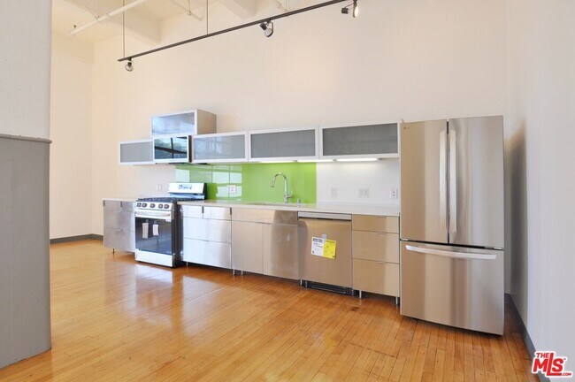 Building Photo - 1850 Industrial St