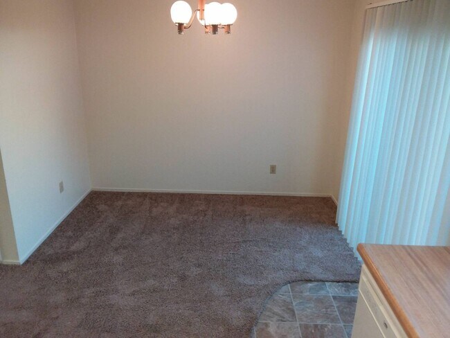 Building Photo - 3215 1175 Ramona, #A C