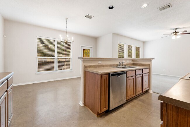 Building Photo - 3 Bedroom/2.5 Bath Villas at Canyon Golf S...