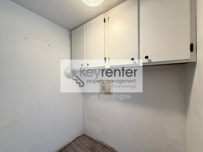 Building Photo - 208 Cliftview Dr