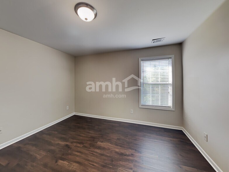 Building Photo - 2342 Crimson Creek Ln