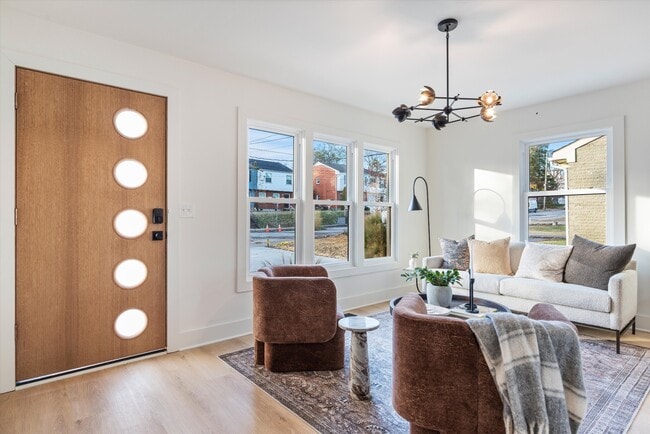 Building Photo - 603 N 5th St