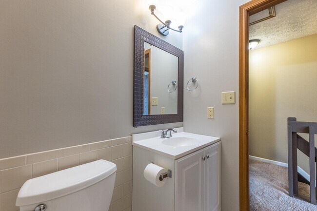 Building Photo - 867 Sheldrake Ct