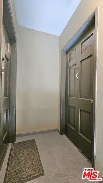 Building Photo - 1022 S Norton Ave