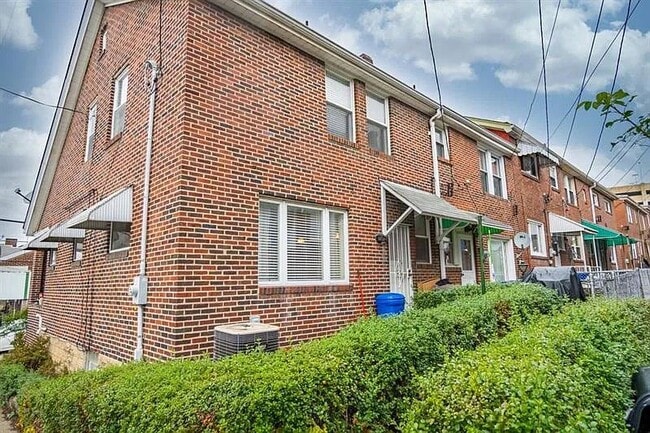 Building Photo - 4200 Geneva St