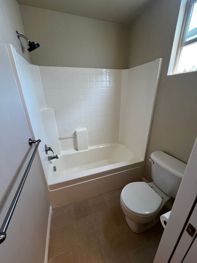 Building Photo - "Luxury Living: Stunning home with marble counter tops & Fireplace!"