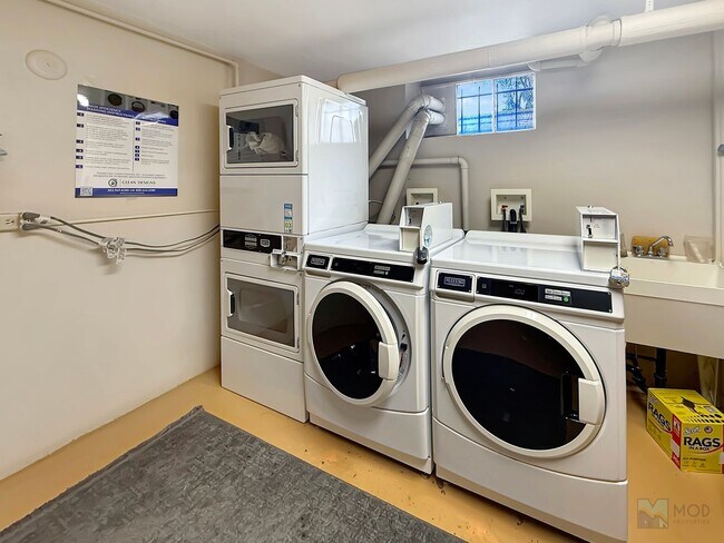 Building Photo - $0 DEPOSIT OPTION. CHARMING VINTAGE 1 BEDR...