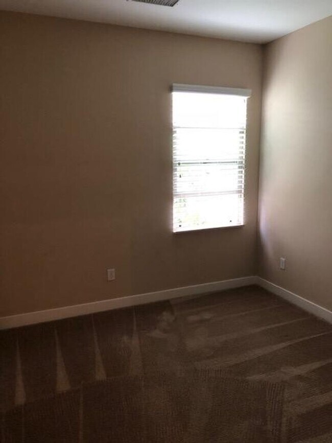 Building Photo - East Ventura - Available Soon: Spacious 4 ...