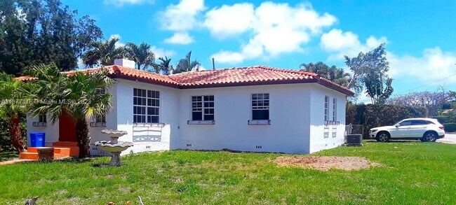 Primary Photo - 241 Ponce de Leon Blvd