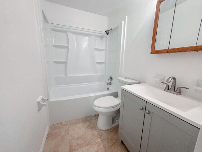 Building Photo - 2612 S 29th St